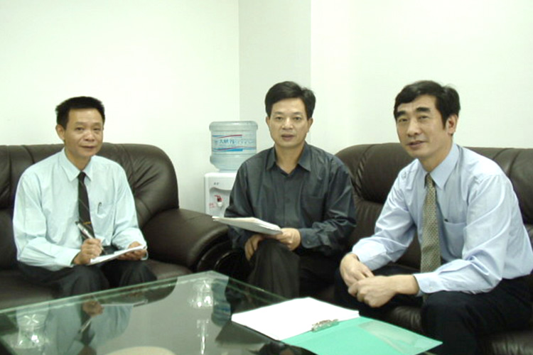 海燕策略斫研究论坛