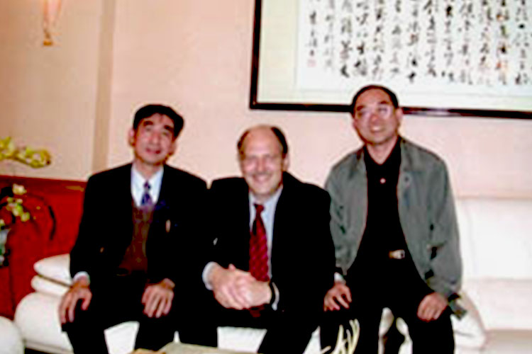 海燕策略斫研究论坛