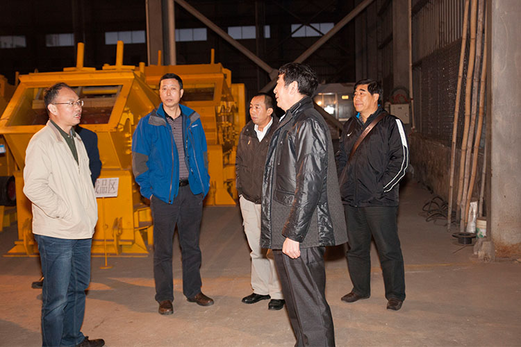 海燕策略斫研究论坛